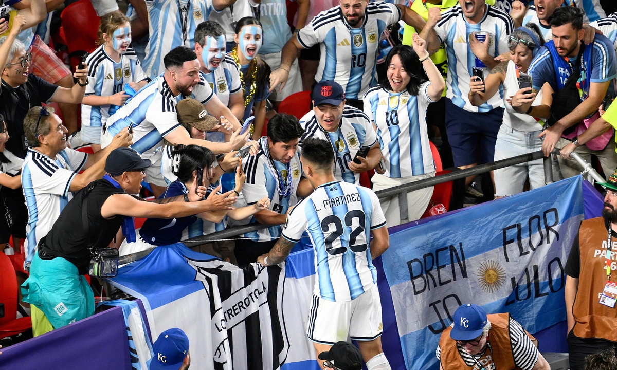 Báo Anh đặt dấu hỏi về việc tiền đạo Argentina thoát thẻ đỏ: góc nhìn mới cho người chơi Việt - hình ảnh - vwkjgpsxh.top Báo Anh đặt dấu hỏi về việc tiền đạo Argentina thoát thẻ đỏ: góc nhìn mới cho người chơi Việt - hình ảnh - vwkjgpsxh.top